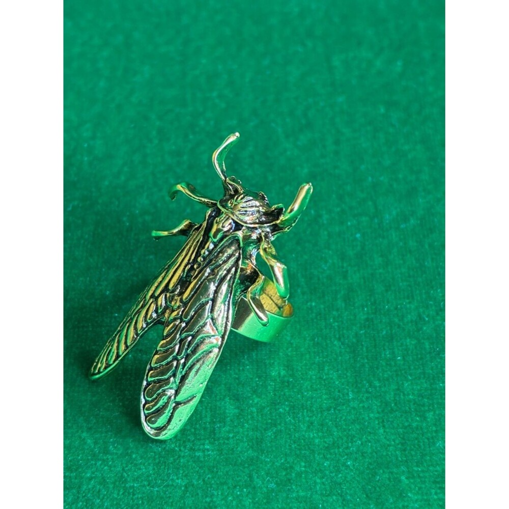 NEW Adjustable cicada statement ring in goldtone Gothic witchy insect jewelry - Picture 8 of 8